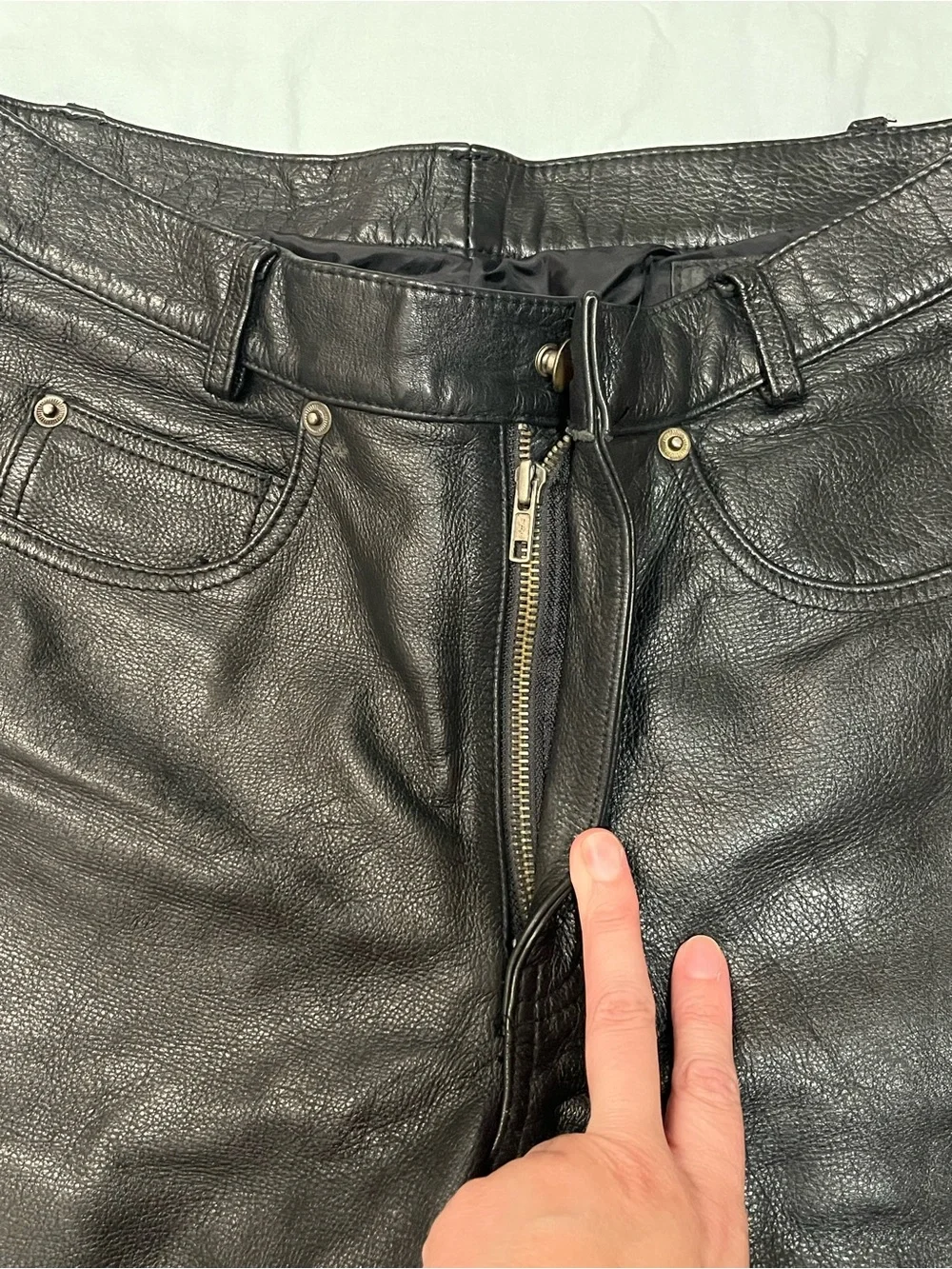 90s Wilson’s Men's Black Leather pants - Classic Five-Pocket Sz 32 biker